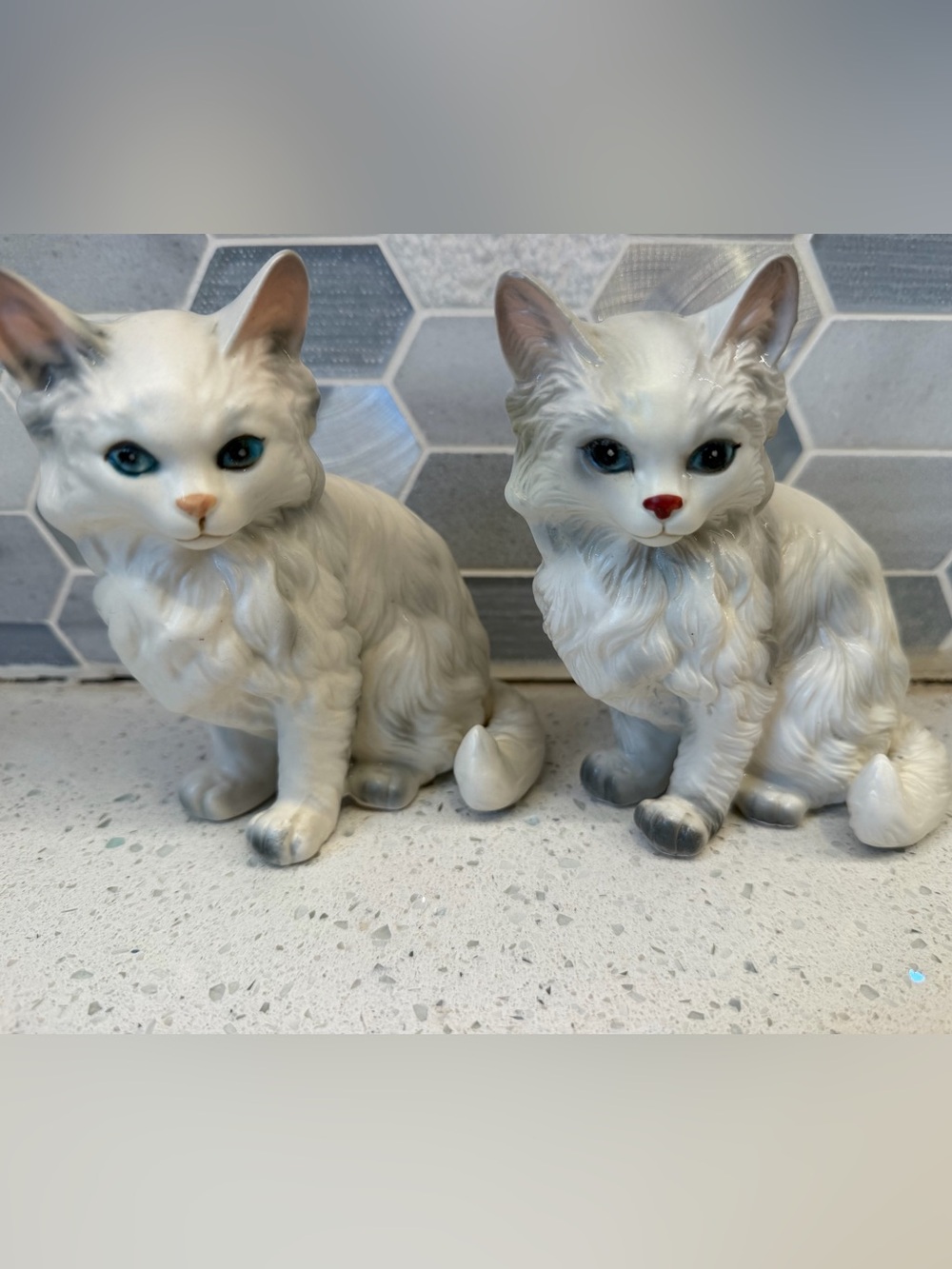 Mid-Century Lefton White Ceramic Cat Figurines 1514 Japan - Set of 2